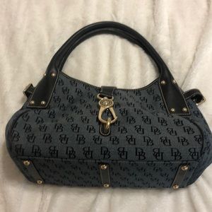 Dooney & Burke 🦆 woven purse with leather trim